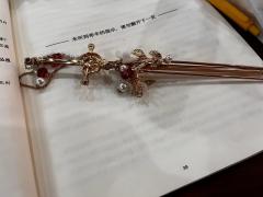 【含剧透】
“滔天的恨意是真的,入骨的爱意也是真的。”
“秦