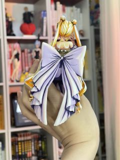 倩尼迪月亮公主👸
底座摔坏了，于是重涂了二次元漫画色 
保