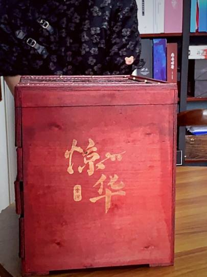 游戏前的性格测试十分详细 可以确保每位玩家都能拿到契合自己的角色（剧本杀的魅力其实很大一部分在于你与角色的融合度 许多决定需要你站在角色的立场 由心发出）这场大戏 你为我讲述故事 我为你赋予灵魂
不愧
