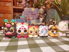 当时看到这几只小老虎，有三只特别喜欢打算咸鱼逛逛买买
然后发