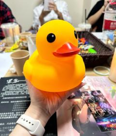 【含剧透】
——打着推理名号的《第一次送你花》。
.
🤦�