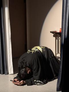 谁说,西夜的黄沙,吹不落上京城的梨花。
类型:古风 架空