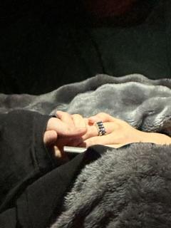 如今一切的暖,都是过往尚未消退的热
如一场成为绝症的普通伤寒