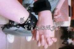 我于一无所有中来,向一无所有中去,
人生就是一场孤独而漫长的
