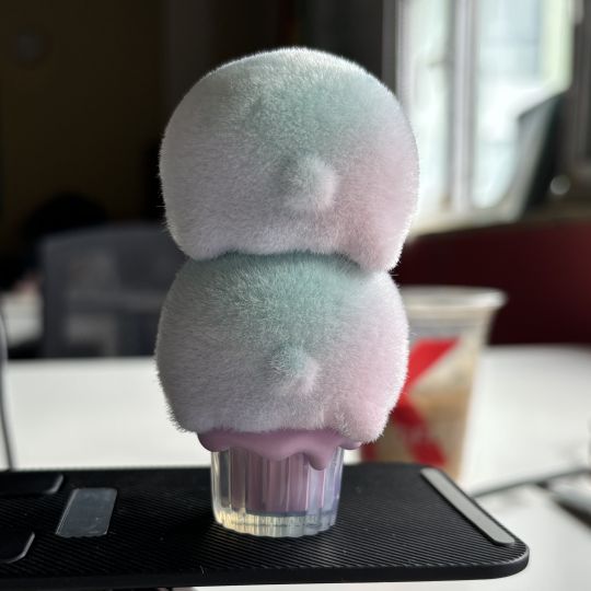 Need some awesome ice cream in this hot hot summer ~ 在這個炎熱的夏天，需要一些美味的冰淇淋~