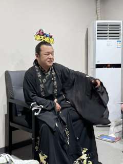 黄泉路途无归处,相思河畔寄相思
店家:八角阁
DM:多冰
演