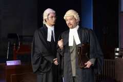 以案件庭审为主题的沉浸式互动小剧场话剧。是苏州文化艺术中心新