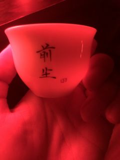 深山夕照微雨,前尘三千不如新。
我们从来不是素未平生。
我们