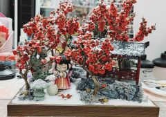 白日流云暖，梅花初雪晴。