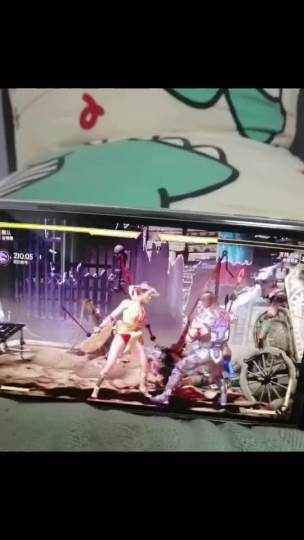 推荐原因:3A巨作 
这游戏光剧情就可以入手了，画面细腻跟好莱坞电影不相上下，完全演绎了什么是暴力美学。
操作也很简单，无脑乱摇永远神。终结技特别炫！
连招手残都学得会。
游戏剧情不看后面的也能懂，就