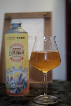 你喝过菊花味的啤酒嘛
艺术精酿的一乡一品又出新品了,这次是