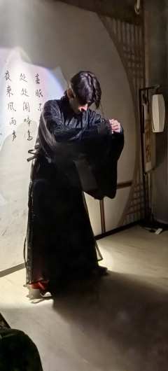 “雨舟，你从来都是我这一生中，唯一的偏爱。”

慕名而来，想