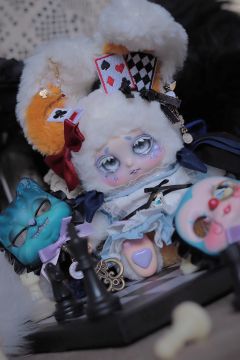 Cino改娃-黑暗之国的爱丽丝


原娃：花房精灵蓝玫瑰
改