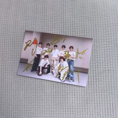 时代少年团
签名照