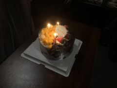 佳期不可再,
风雨杳如年。
如落了一场漫长的雨,晦暗难明,