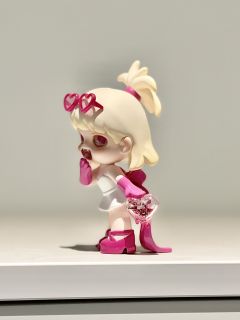 这位女明星实物比图片好看太多了，看图第一喜欢依赖，第二喜欢失