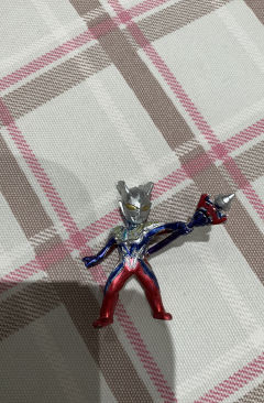 小孩哥自己涂的，大家骂轻点