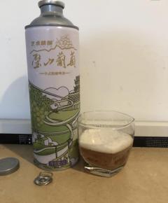 清爽甜美的一款精酿啤酒。今天喝的这款艺术精酿推出的新品: 璧