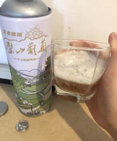 清爽甜美的一款精酿啤酒。今天喝的这款艺术精酿推出的新品: 璧