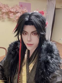 时隔一年又去撞了南墙，这次画了个超浓的魔尊妆，体现发癫的精神