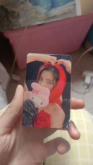 🆘🆘🆘第一次得到裴姐的卡，扫不出来问真假🆘🆘🆘我收专辑小赠品中唯一一个保护最重的