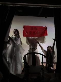 先说出爱意的人会输。
求之不得的人会输。
🏠店铺:浮世绘