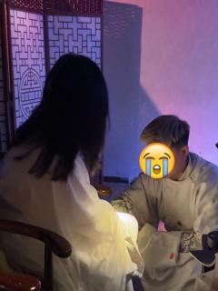 先说出爱意的人会输。
求之不得的人会输。
🏠店铺:浮世绘