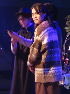 下班之后就该来看画材店!
CAST / 卡路-郭洧江