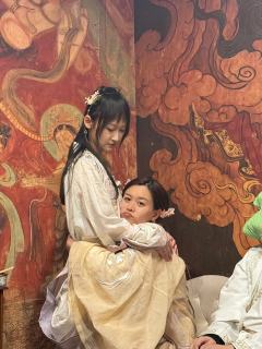 我在等一位不爱撑伞的公子,想为他遮蔽一场雨。
类型:古风