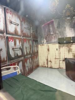 春节一回来,就跟朋友一起来玩最喜欢的密室啦!!奇雾镇沉浸剧场
