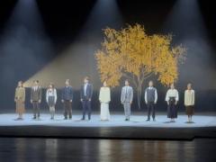 想看就看,我跑到上海保利大剧院 看了《祈祷落幕时》,在悬