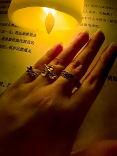 我,向来握得紧自己的方向盘。
很久很久以后,我对永恒不再好奇