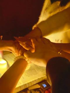 我,向来握得紧自己的方向盘。
很久很久以后,我对永恒不再好奇