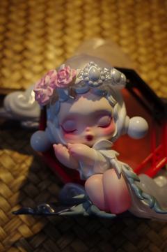 最后我没有换娃🥲
纠结了一晚,看了很多其他人的瑕疵娃
感觉