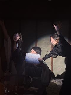 朕只学了做一个皇帝,
只会做一个皇帝,
所以也只能做一个皇帝