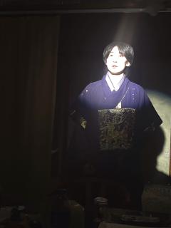 朕只学了做一个皇帝,
只会做一个皇帝,
所以也只能做一个皇帝