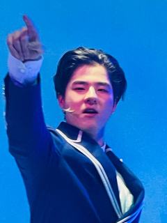 一场争风吃醋引发的……
—音乐剧|正常营业
男团练习生出道