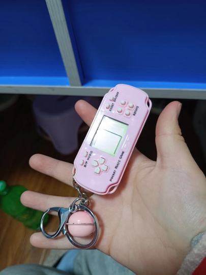 有人知道这是什么游戏机吗，扫不出来