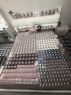 截止1.26的生日阵～
贴脸学姐毕业旅行飞起来