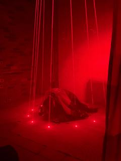 “即便前路迢迢 也望君珍重 盼来日重逢”

📘剧本故事
相