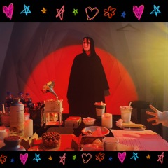 无论现实多么困难,内心的钟声永不停歇!
喜欢梦境这一版的九街