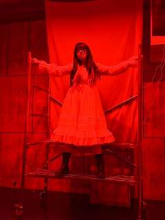 【含剧透】
韩式恐怖本-- --带你揭开偏远山村隐秘往事。
