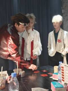 “好久不见，缪宏谟”
“缪宏谟，又要好久不见了，别忘了我”
