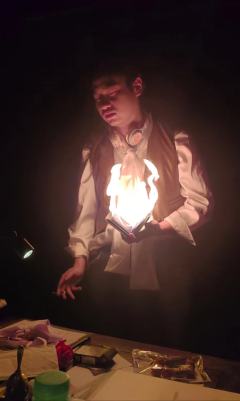 富家私生、双强恋爱，跳一场台风中的华尔兹

体验时长：8h
