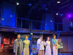 五位演员的表演堪称精湛，代入感极强，尤其令人瞩目的是饰演松本