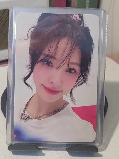 呜呜，真的美哭我SM家族专专卡虽然没有NCT（有1/3的概率我都没抽到）但这张真的超级超级美啊啊啊