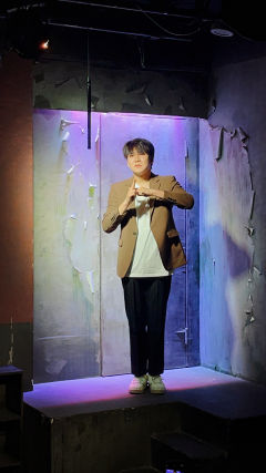 🎬推荐理由：首个机关环绕的沉浸现场，首个零距离“贴脸”的刺