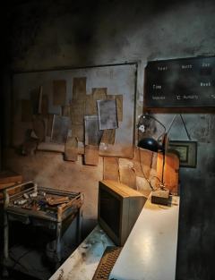 这是个微恐俄式医院主题的声光电演绎型密室,压迫感和氛围感都很