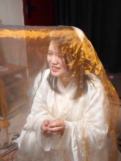 “有女同车,颜如舜华;
有女同行,颜如舜英。”
体验