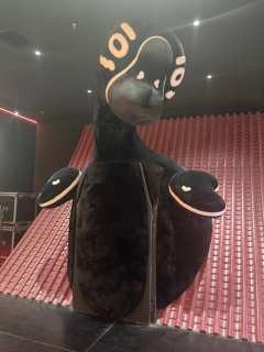 推荐理由
故事发生在90年代的北京胡同，三起案子的手法相同，